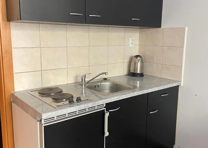 Tiffany In The Center